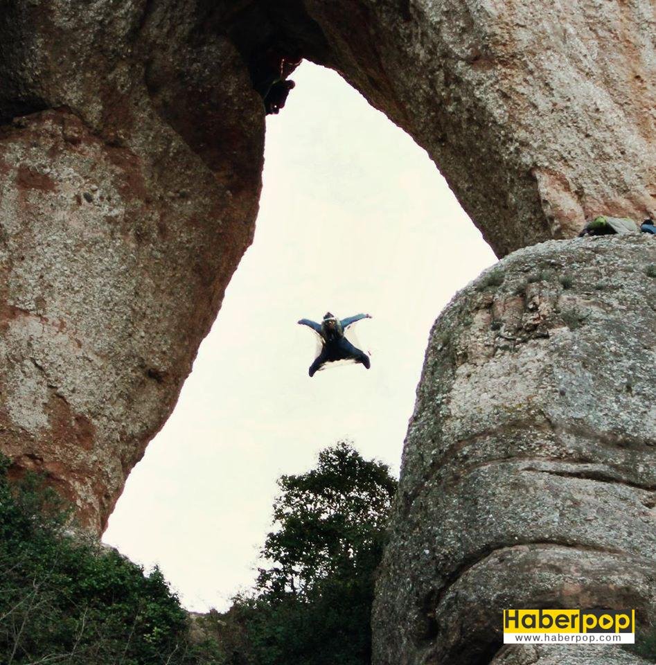 Base-jumping-yapan-sporcu-havada-ağaca-çarparak-öldü