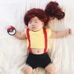 Bebek-uyurken-annesi-kostumlu-fotosunu-cekiyor-14-HaberPop