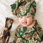 Bebek-uyurken-annesi-kostumlu-fotosunu-cekiyor-32-HaberPop