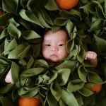 Bebek-uyurken-annesi-kostumlu-fotosunu-cekiyor-35-HaberPop