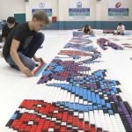 Lilly Hevesh 300 bin domino taşıyla dünya rekoru denemesi