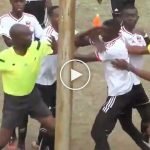 Kırmızı kart gören futbolcu hakemi tekme tokat dövdü